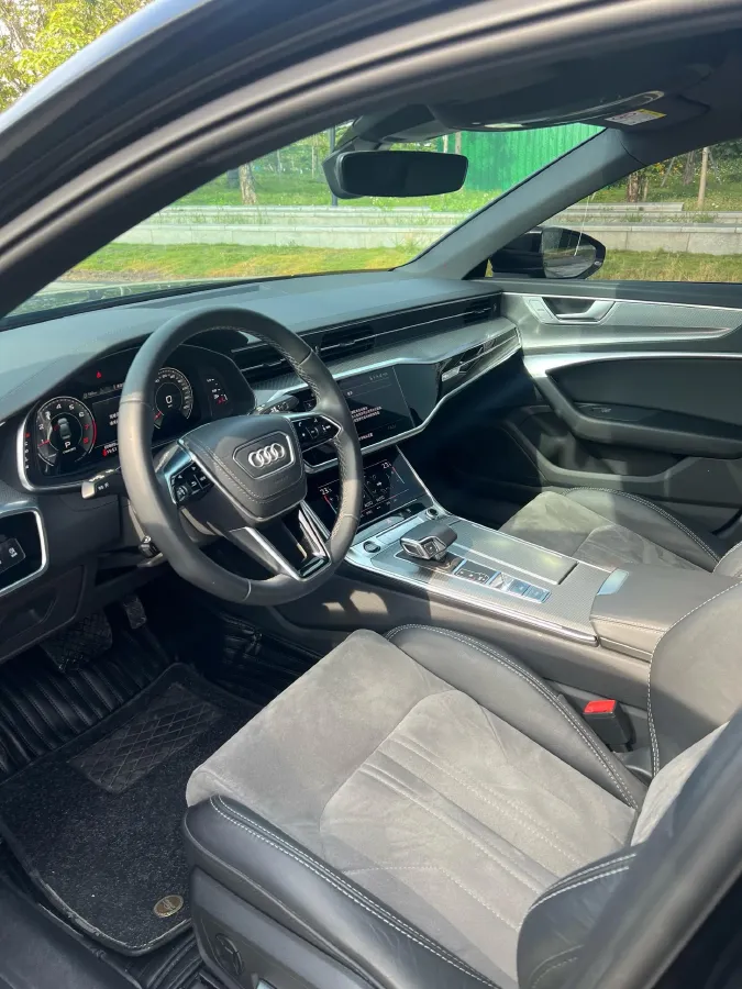 2023 Audi A6L 2.0T 245HP L4 7DCT,autocango,china used car exporter,china ev exporter,chinese used car exporter,chinese used ev exporter