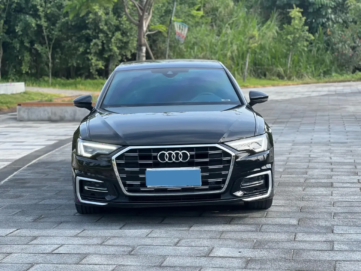 2023 Audi A6L 2.0T 245HP L4 7DCT,autocango,china used car exporter,china ev exporter,chinese used car exporter,chinese used ev exporter