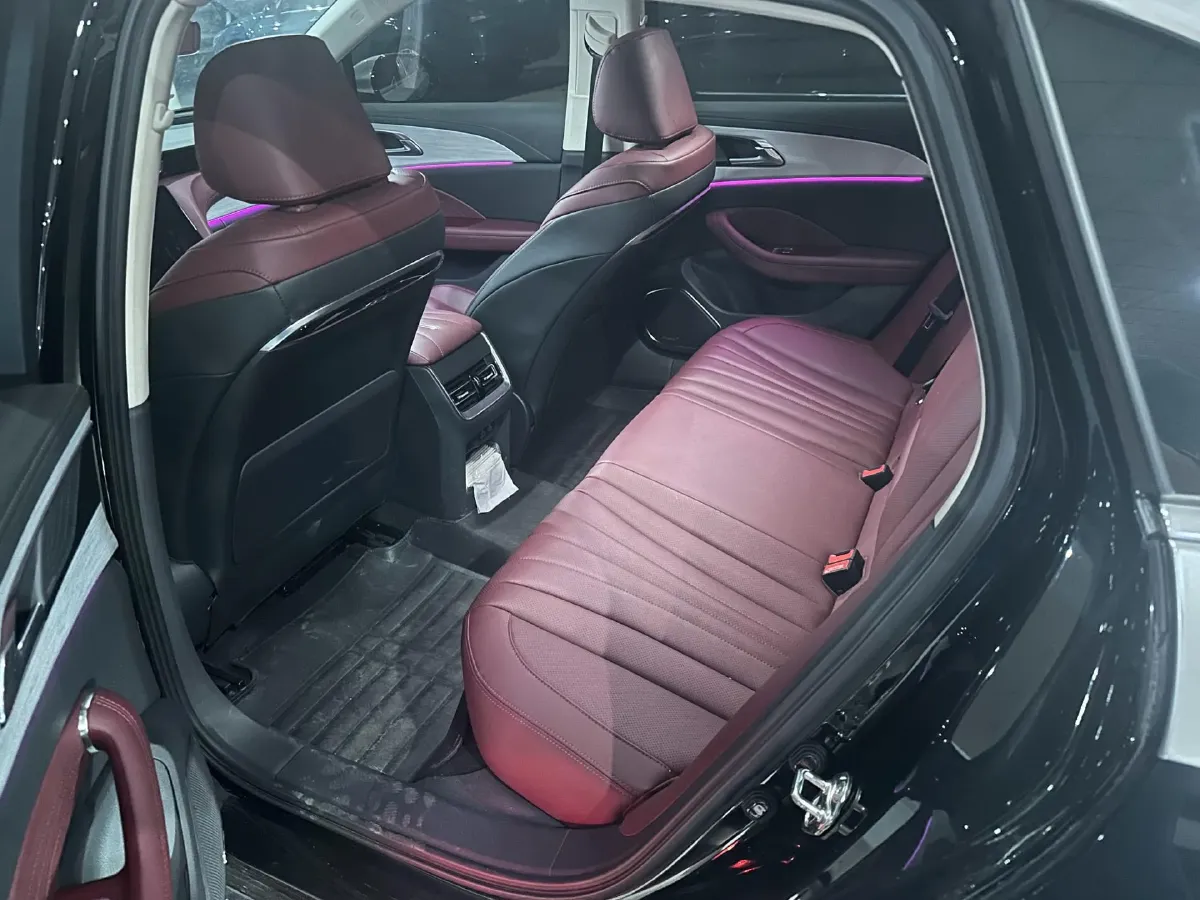 2025 HongQi H5 1.5T 169HP L4 1DHT Hybrid,autocango,china used car exporter,china ev exporter,chinese used car exporter,chinese used ev exporter