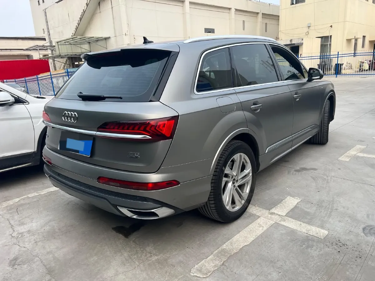 2021 Audi Q7 2.0T 245HP L4 8AT,autocango,china used car exporter,china ev exporter,chinese used car exporter,chinese used ev exporter