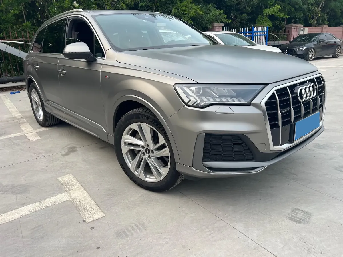 2021 Audi Q7 2.0T 245HP L4 8AT,autocango,china used car exporter,china ev exporter,chinese used car exporter,chinese used ev exporter