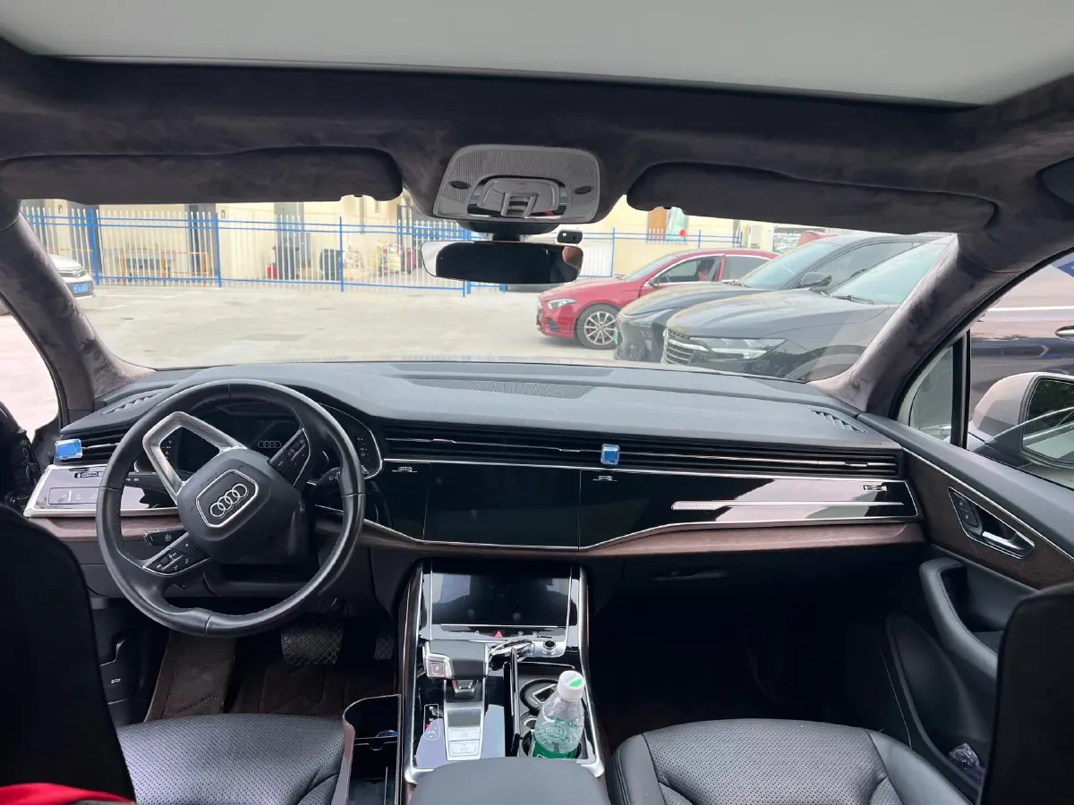 2021 Audi Q7 2.0T 245HP L4 8AT,autocango,china used car exporter,china ev exporter,chinese used car exporter,chinese used ev exporter