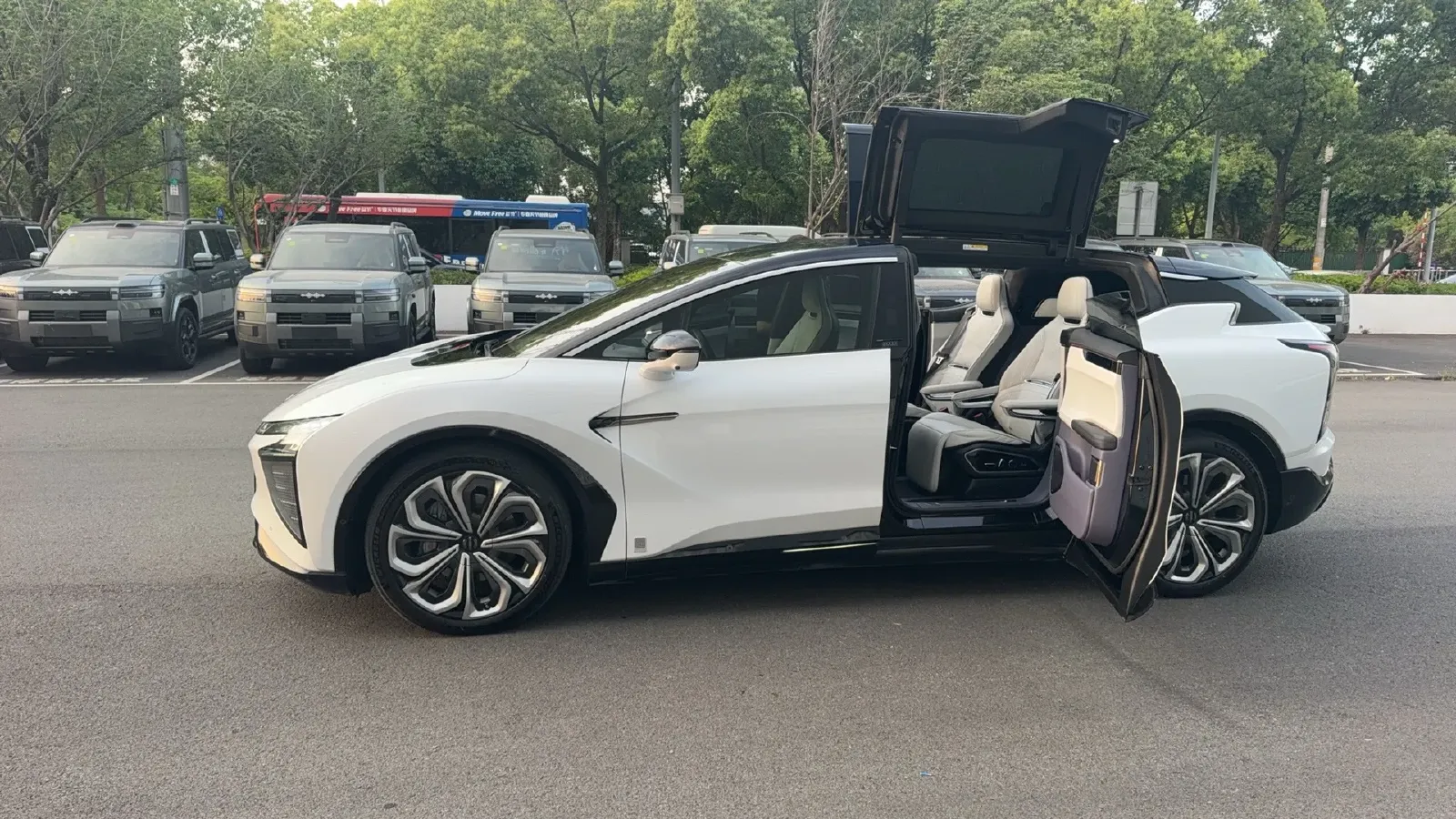 2021 HiPhi X BEV 97KWH,autocango,china used car exporter,china ev exporter,chinese used car exporter,chinese used ev exporter