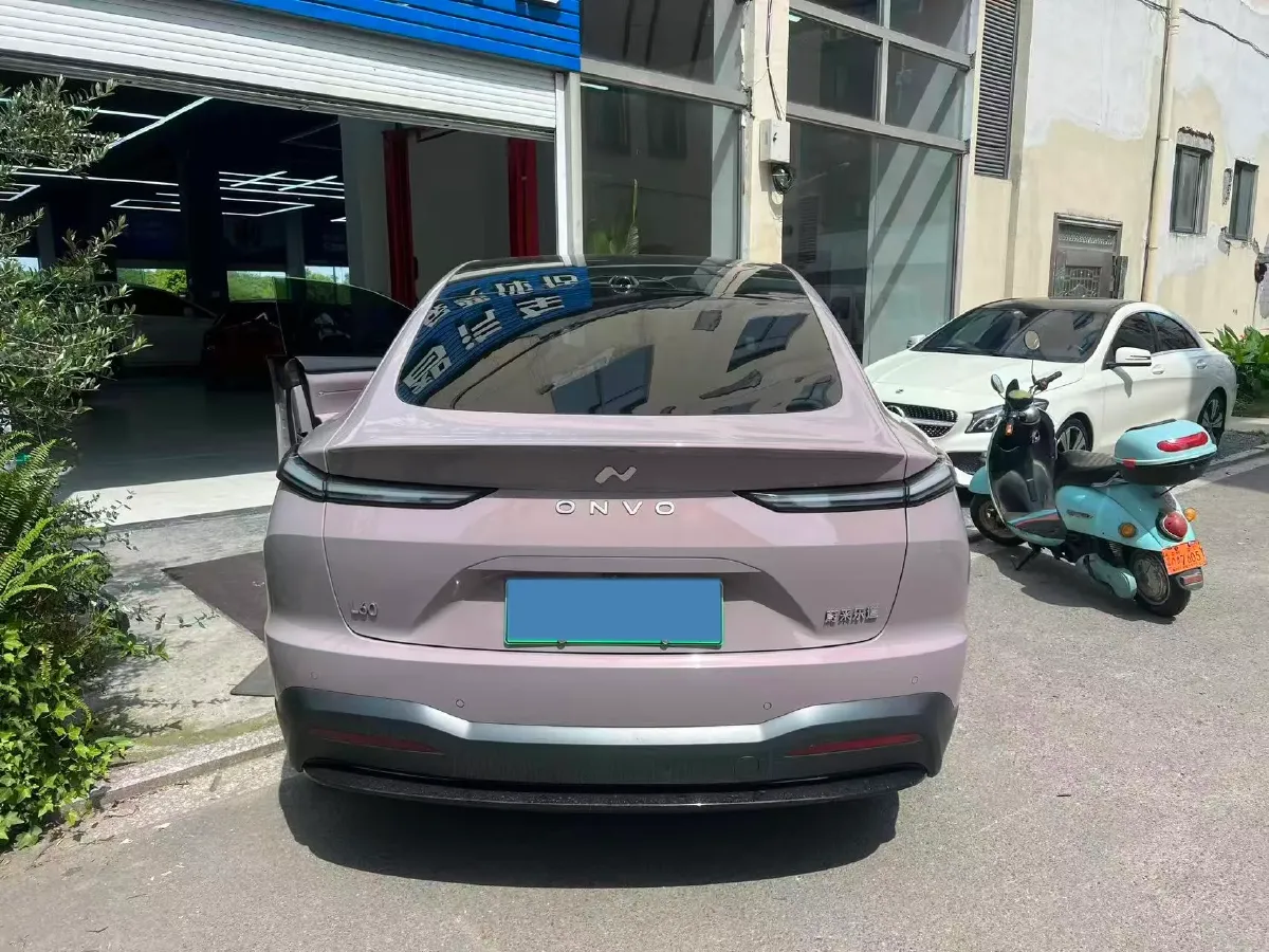 2024 IM L6 BEV 75KWH,autocango,china used car exporter,china ev exporter,chinese used car exporter,chinese used ev exporter
