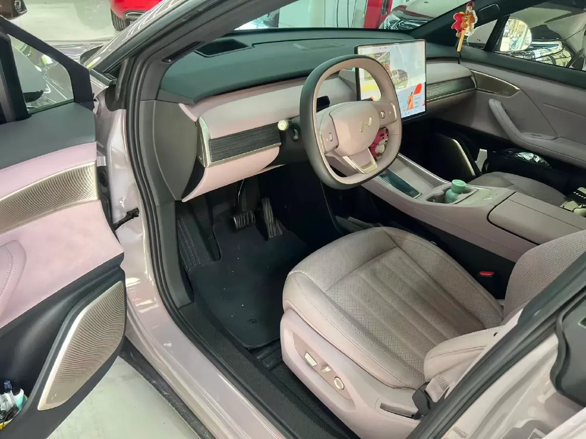 2024 IM L6 BEV 75KWH,autocango,china used car exporter,china ev exporter,chinese used car exporter,chinese used ev exporter