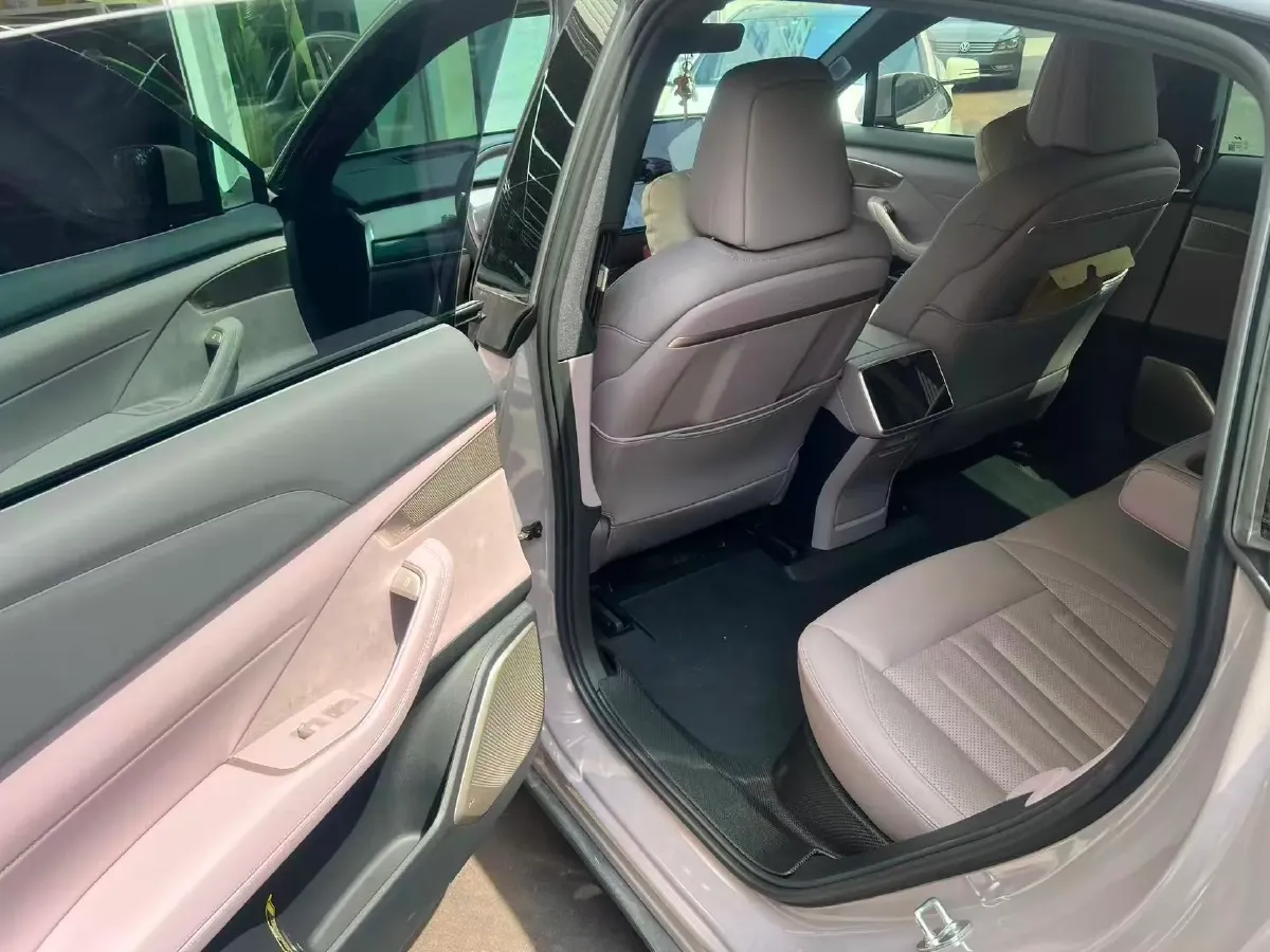 2024 IM L6 BEV 75KWH,autocango,china used car exporter,china ev exporter,chinese used car exporter,chinese used ev exporter