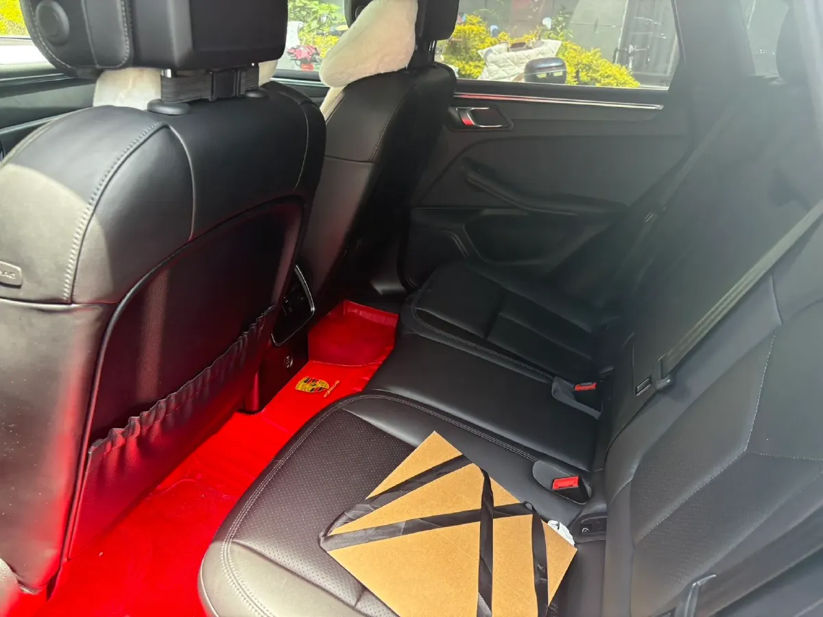 2018 Porsche Macan 2.0T 252HP L4 7DCT,autocango,china used car exporter,china ev exporter,chinese used car exporter,chinese used ev exporter