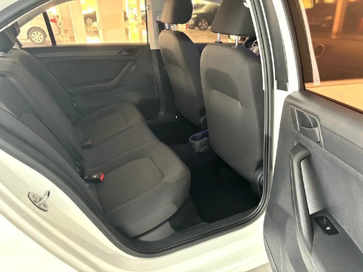 2017 Volkswagen Jetta 1.5L 110HP L4 5MT,autocango,china used car exporter,china ev exporter,chinese used car exporter,chinese used ev exporter