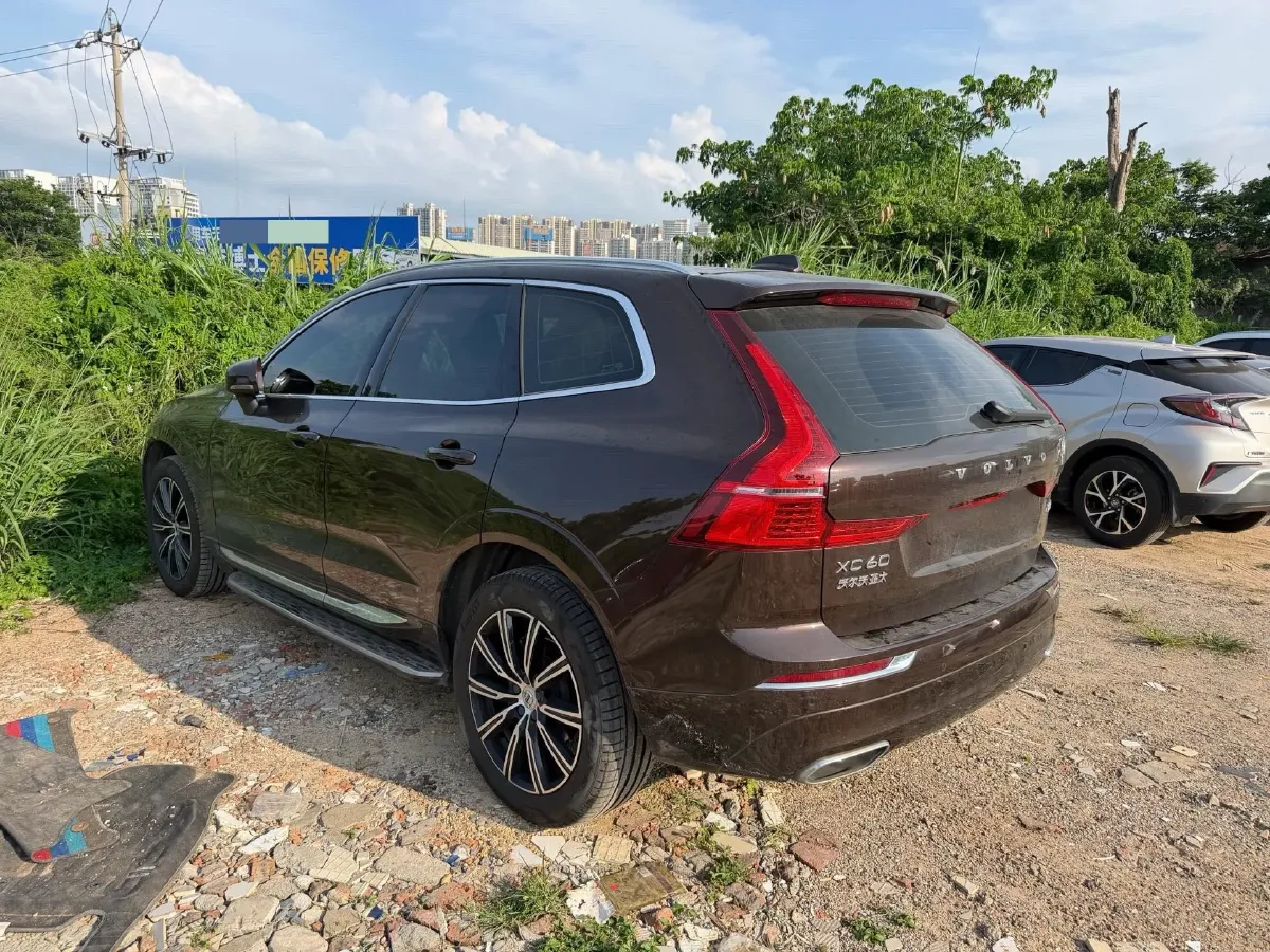 2021 Volvo XC60 2.0T 250HP L4 8AT,autocango,china used car exporter,china ev exporter,chinese used car exporter,chinese used ev exporter