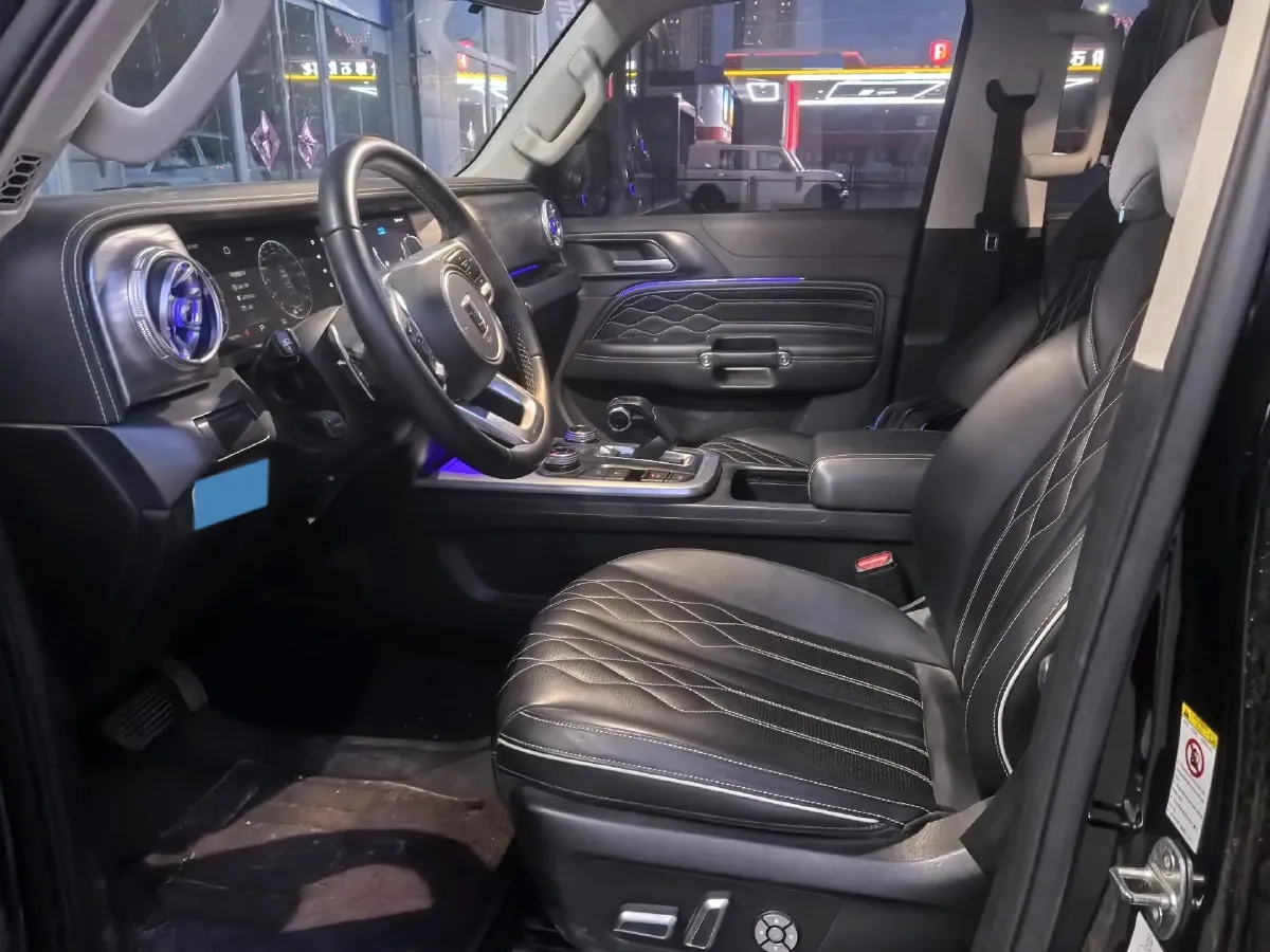 2021 Tank 300 2.0T 227HP L4 8AT,autocango,china used car exporter,china ev exporter,chinese used car exporter,chinese used ev exporter