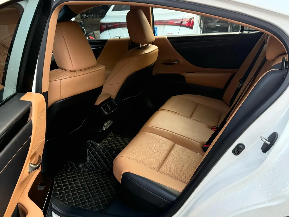 2021 Lexus ES 2.5L 178HP L4 E-CVT Hybrid,autocango,china used car exporter,china ev exporter,chinese used car exporter,chinese used ev exporter