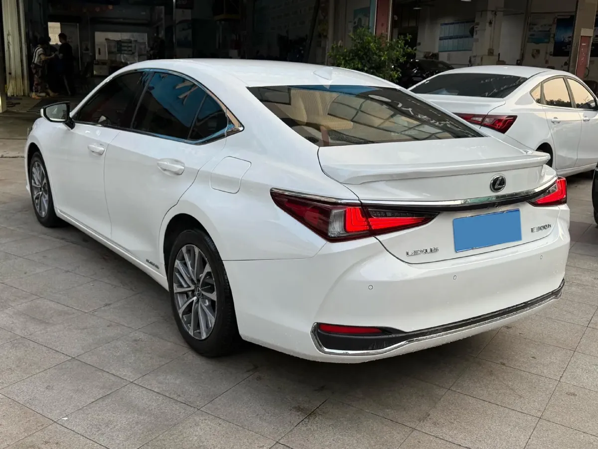 2021 Lexus ES 2.5L 178HP L4 E-CVT Hybrid,autocango,china used car exporter,china ev exporter,chinese used car exporter,chinese used ev exporter
