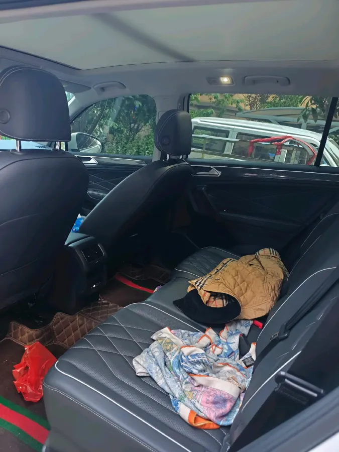 2024 Volkswagen Tiguan L 2.0T 186HP L4 7DCT,autocango,china used car exporter,china ev exporter,chinese used car exporter,chinese used ev exporter