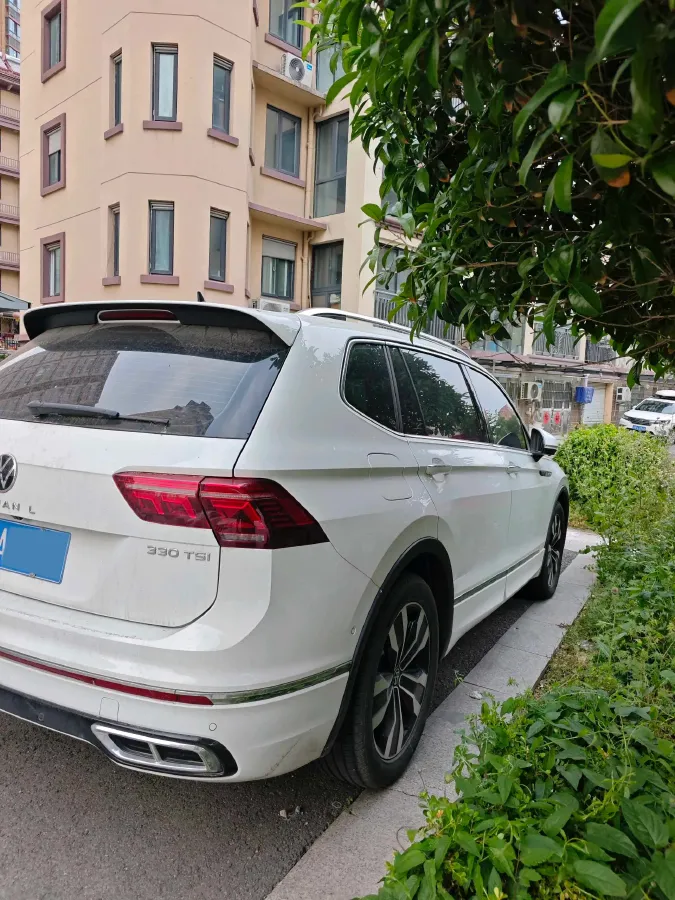 2024 Volkswagen Tiguan L 2.0T 186HP L4 7DCT,autocango,china used car exporter,china ev exporter,chinese used car exporter,chinese used ev exporter