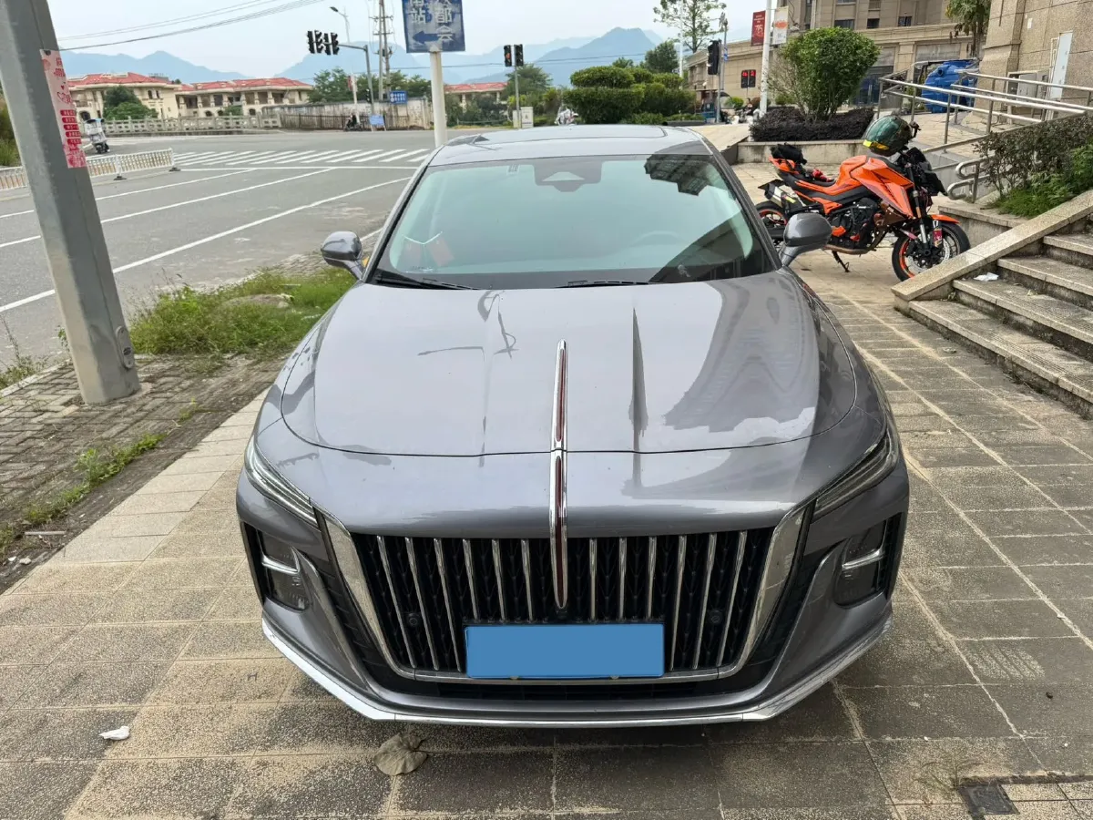 2023 HongQi H5 2.0T 224HP L4 8AT,autocango,china used car exporter,china ev exporter,chinese used car exporter,chinese used ev exporter