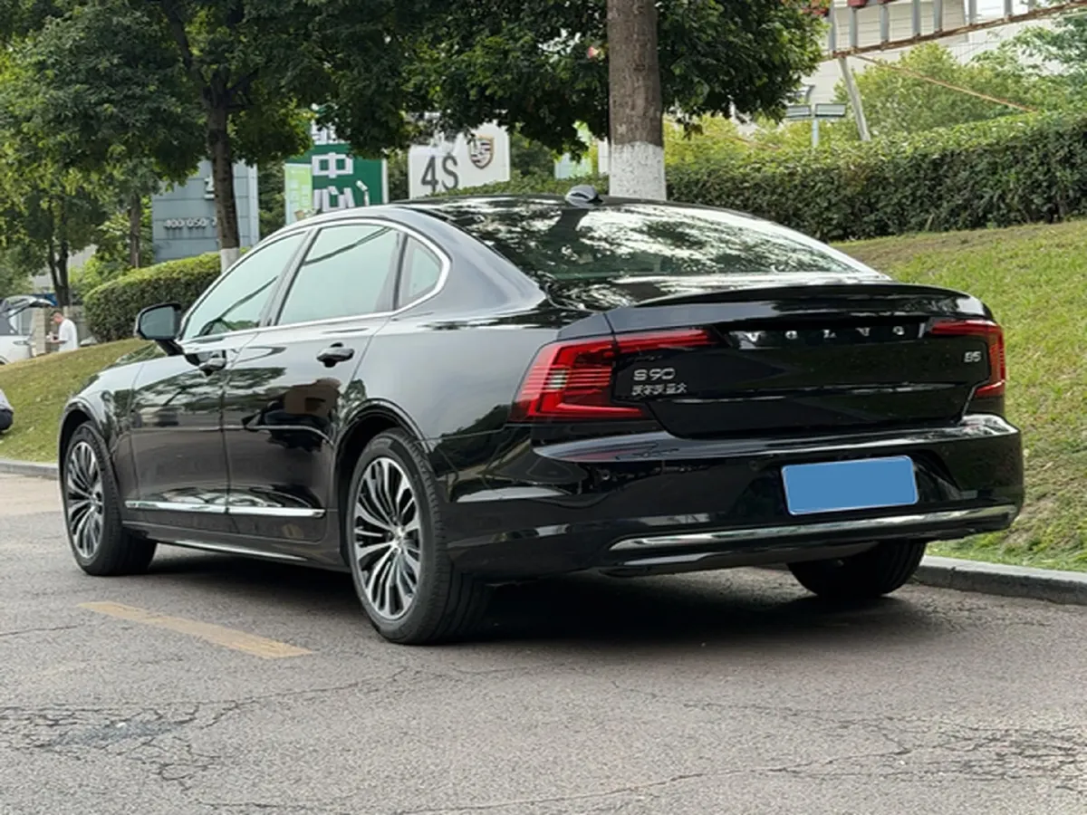 2024 Volvo S90 2.0T 250HP L4 8AT,autocango,china used car exporter,china ev exporter,chinese used car exporter,chinese used ev exporter