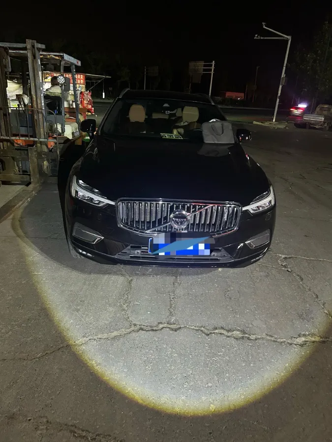 2020 Volvo XC60 2.0T 254HP L4 8AT,autocango,china used car exporter,china ev exporter,chinese used car exporter,chinese used ev exporter