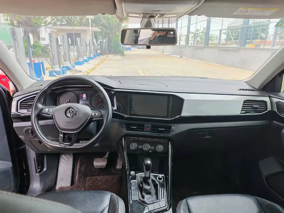 2019 Jeep Cherokee 2.0T 234HP L4 9AT,autocango,china used car exporter,china ev exporter,chinese used car exporter,chinese used ev exporter