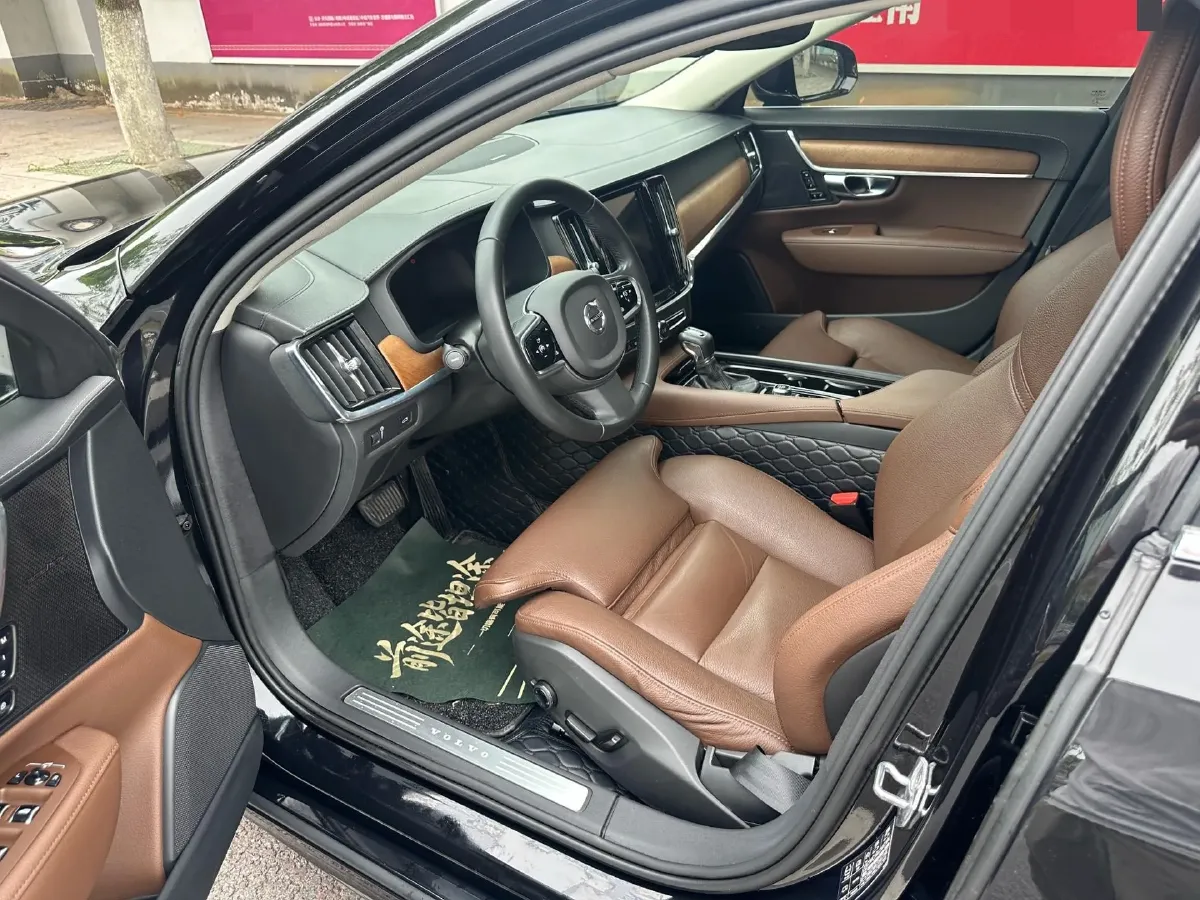 2020 Volvo S90 2.0T 254HP L4 8AT,autocango,china used car exporter,china ev exporter,chinese used car exporter,chinese used ev exporter