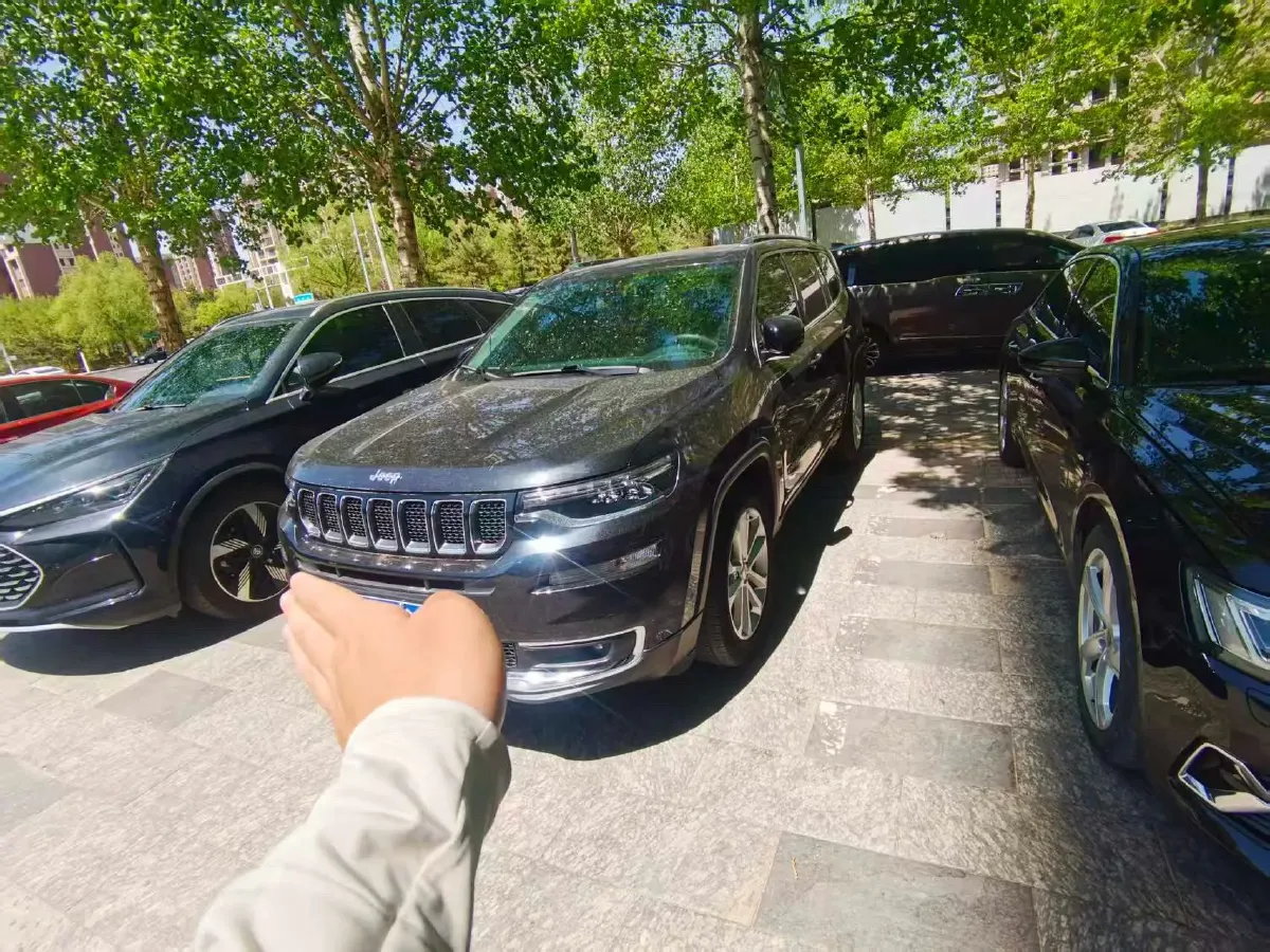 2020 Jeep Grand Commander 2.0T 234HP L4 9AT,autocango,china used car exporter,china ev exporter,chinese used car exporter,chinese used ev exporter