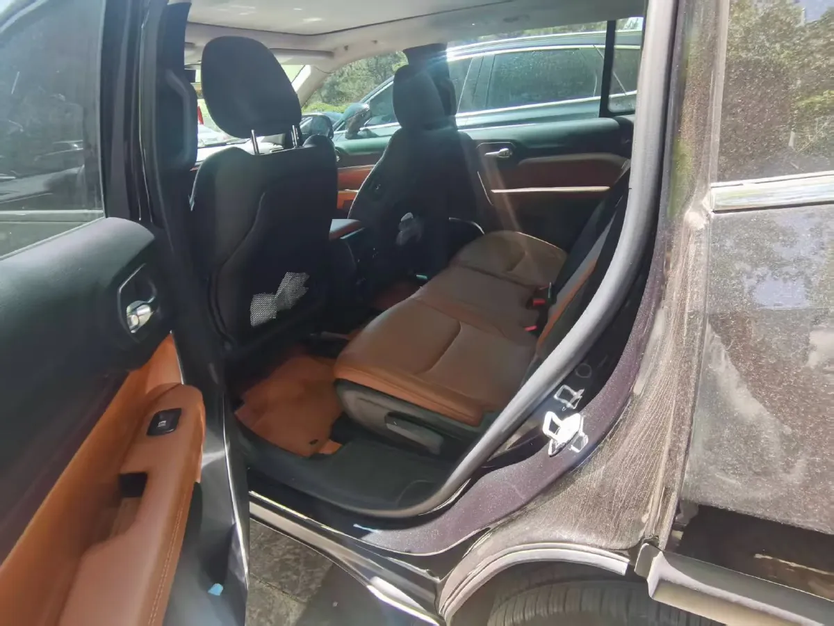 2020 Jeep Grand Commander 2.0T 234HP L4 9AT,autocango,china used car exporter,china ev exporter,chinese used car exporter,chinese used ev exporter
