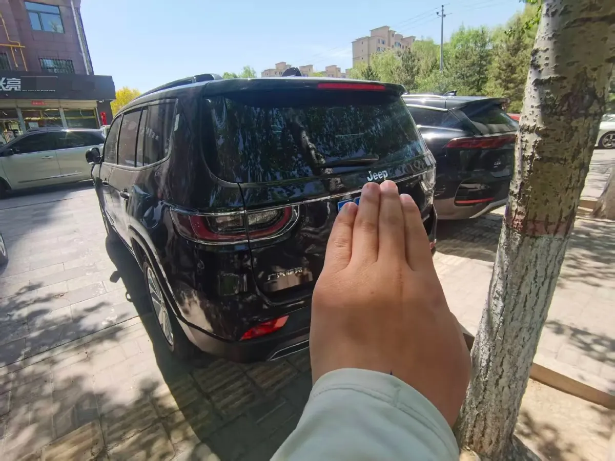 2020 Jeep Grand Commander 2.0T 234HP L4 9AT,autocango,china used car exporter,china ev exporter,chinese used car exporter,chinese used ev exporter