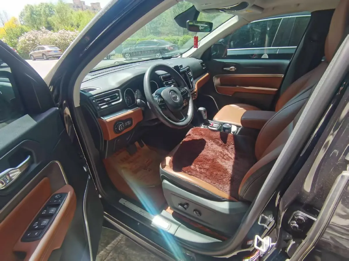 2020 Jeep Grand Commander 2.0T 234HP L4 9AT,autocango,china used car exporter,china ev exporter,chinese used car exporter,chinese used ev exporter
