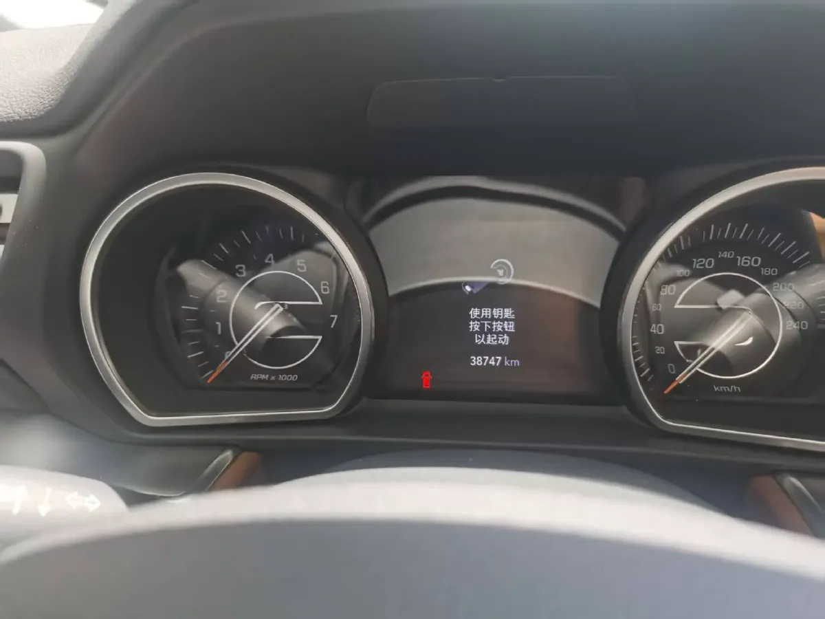 2020 Jeep Grand Commander 2.0T 234HP L4 9AT,autocango,china used car exporter,china ev exporter,chinese used car exporter,chinese used ev exporter