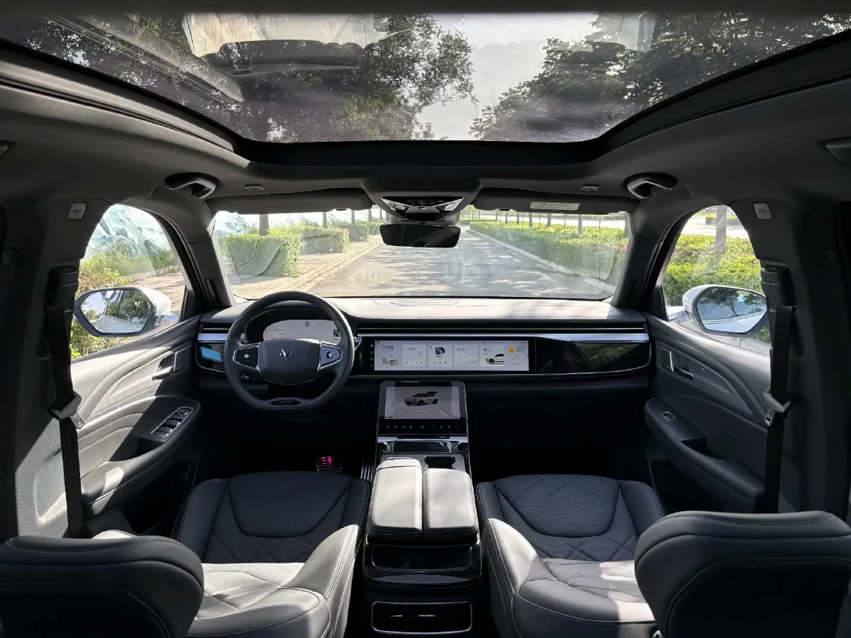 2025 ARCFOX αT6 BEV,autocango,china used car exporter,china ev exporter,chinese used car exporter,chinese used ev exporter