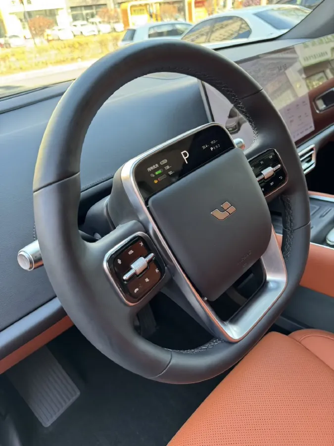 2024 Li L6 Range Extended 154HP L4 REEV 36.8KWH,autocango,china used car exporter,china ev exporter,chinese used car exporter,chinese used ev exporter