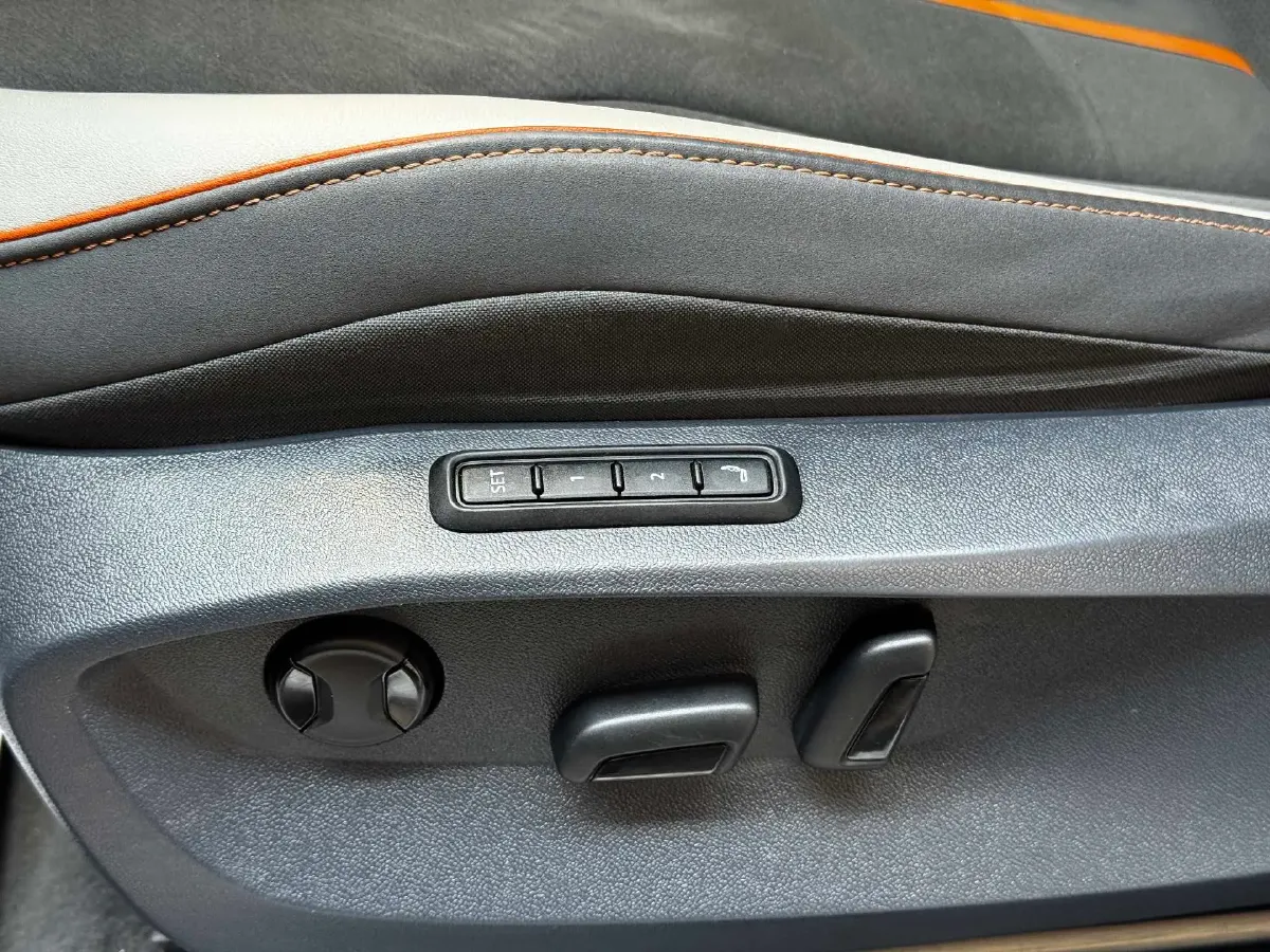 2022 Volkswagen ID.6 Crozz BEV 84.8KWH,autocango,china used car exporter,china ev exporter,chinese used car exporter,chinese used ev exporter