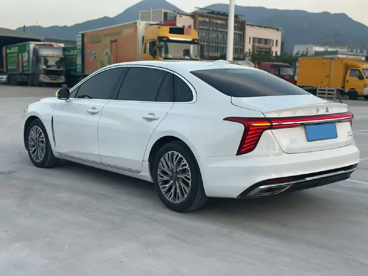 2023 HongQi H5 2.0T 224HP L4 8AT,autocango,china used car exporter,china ev exporter,chinese used car exporter,chinese used ev exporter