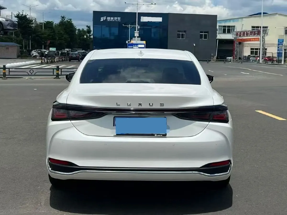 2025 Lexus ES 2.0L 173HP L4 CVT,autocango,china used car exporter,china ev exporter,chinese used car exporter,chinese used ev exporter