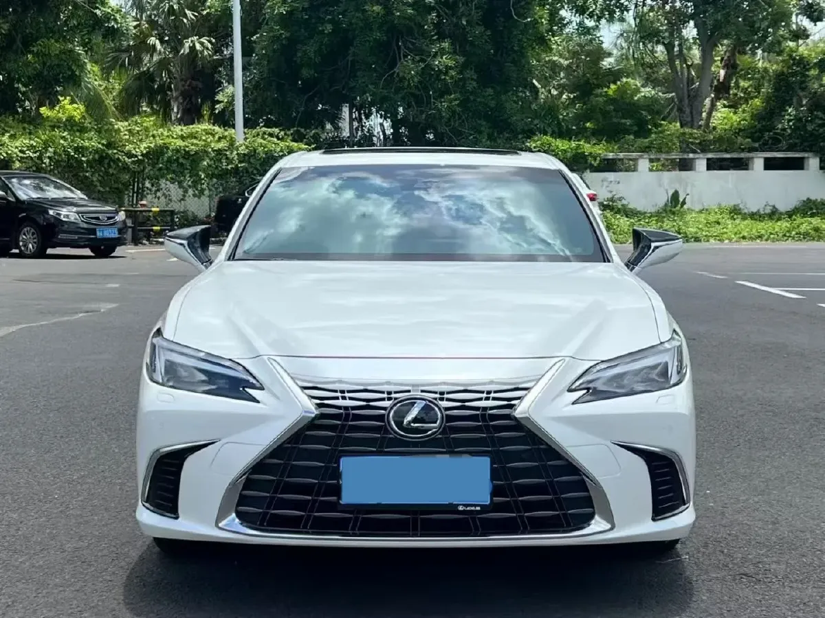 2025 Lexus ES 2.0L 173HP L4 CVT,autocango,china used car exporter,china ev exporter,chinese used car exporter,chinese used ev exporter