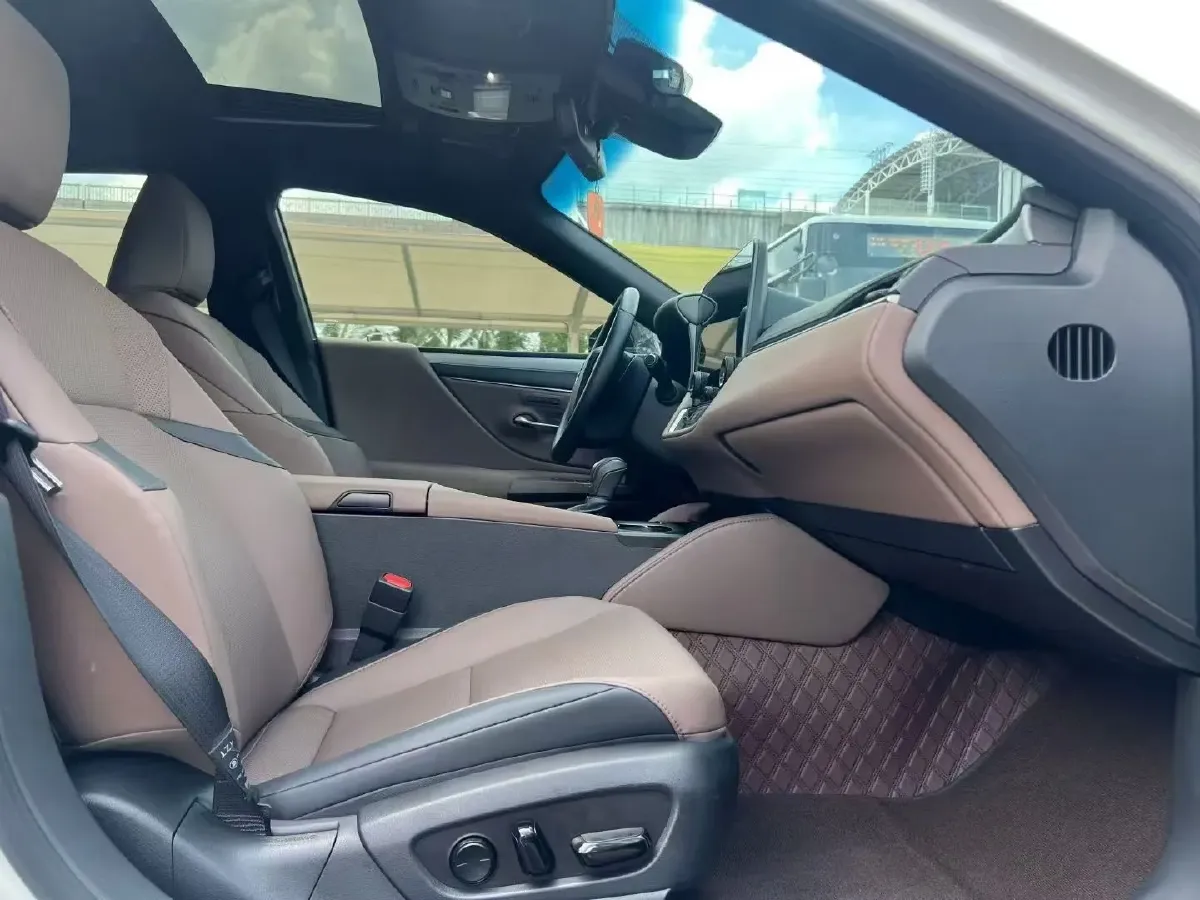 2025 Lexus ES 2.0L 173HP L4 CVT,autocango,china used car exporter,china ev exporter,chinese used car exporter,chinese used ev exporter