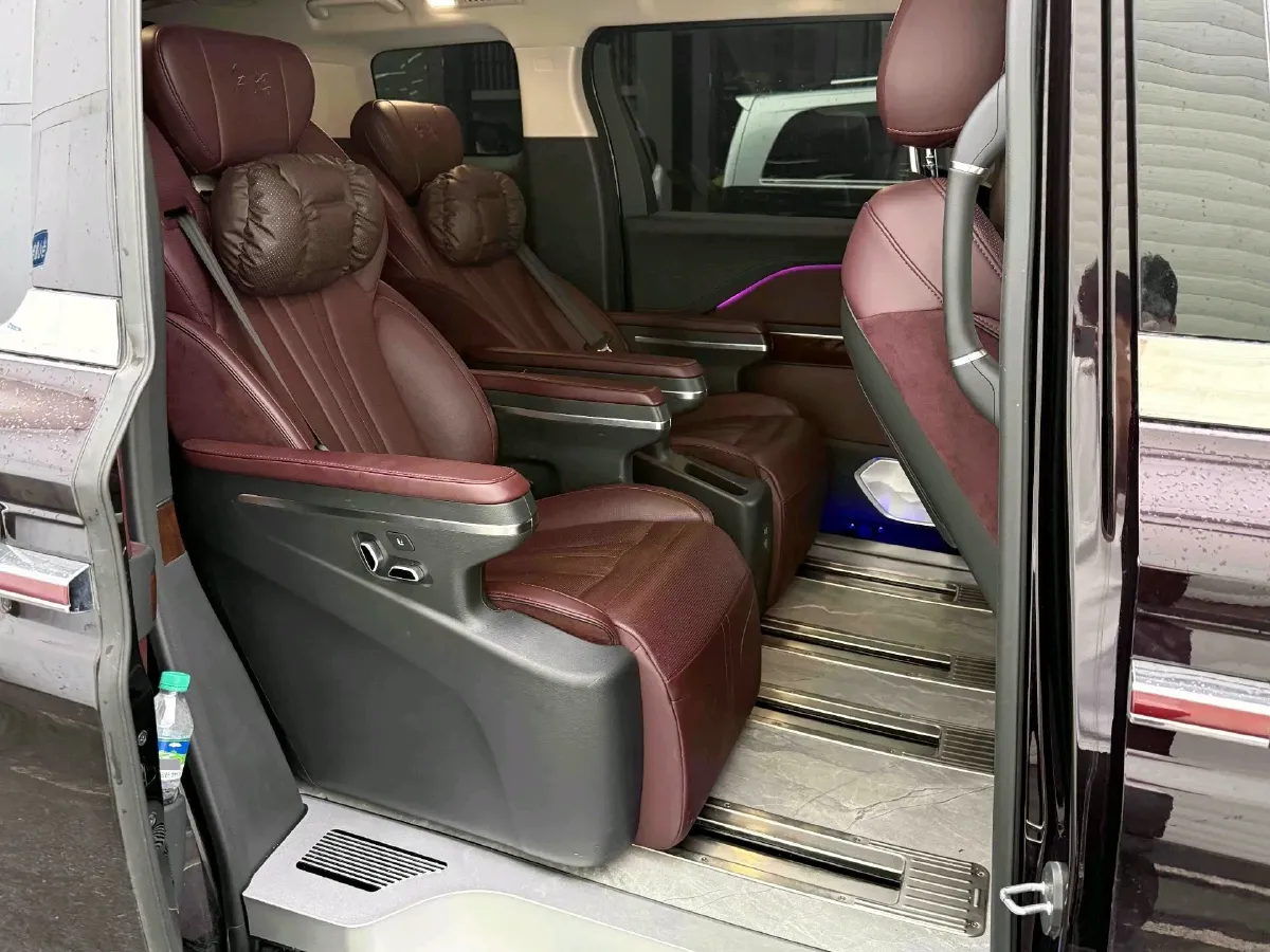 2023 HongQi HQ9 2.0T 252HP L4 8AT,autocango,china used car exporter,china ev exporter,chinese used car exporter,chinese used ev exporter