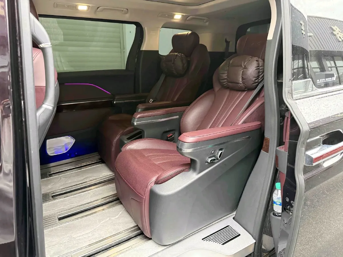 2023 HongQi HQ9 2.0T 252HP L4 8AT,autocango,china used car exporter,china ev exporter,chinese used car exporter,chinese used ev exporter