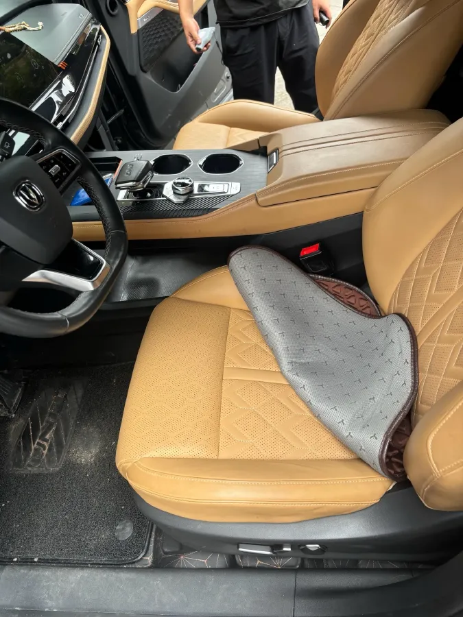 2021 ChangAn UNI-K 2.0T 233HP L4 8AT,autocango,china used car exporter,china ev exporter,chinese used car exporter,chinese used ev exporter