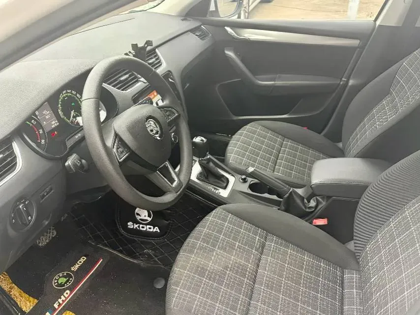 2020 Skoda Octavia 1.2T 116HP L4 7DCT,autocango,china used car exporter,china ev exporter,chinese used car exporter,chinese used ev exporter