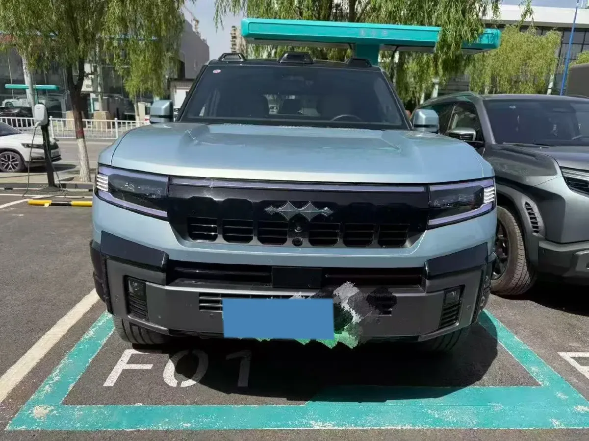 2025 FangChengBao Bao 8 2.0T 245HP L4 E-CVT PHEV 36.8KWH,autocango,china used car exporter,china ev exporter,chinese used car exporter,chinese used ev exporter