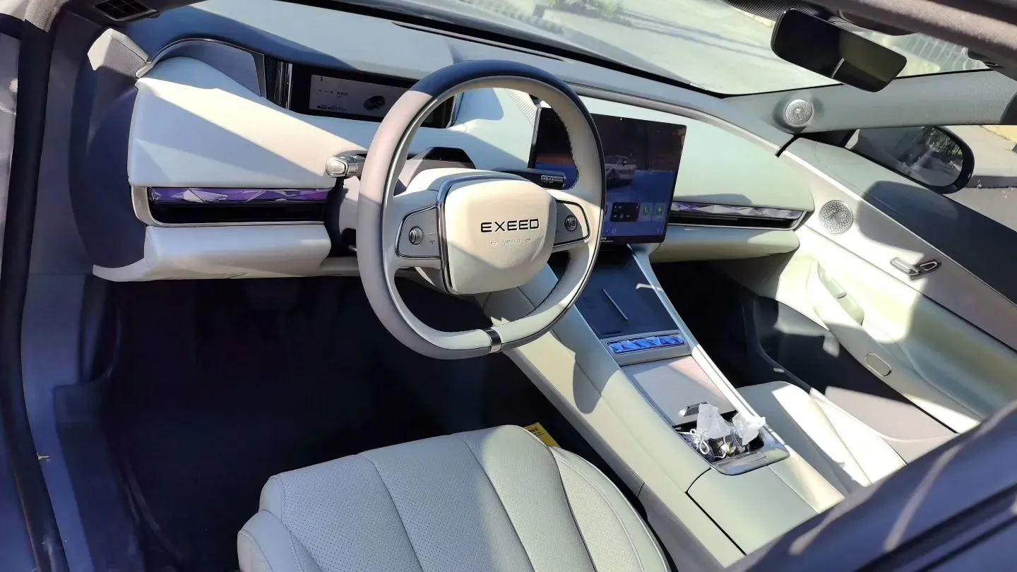 2025 Exceed Sterra ES REEV 156HP REEV 34.7KWH,autocango,china used car exporter,china ev exporter,chinese used car exporter,chinese used ev exporter