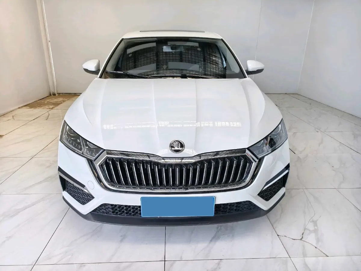 2023 Skoda Octavia 1.4T 150HP L4 7DCT,autocango,china used car exporter,china ev exporter,chinese used car exporter,chinese used ev exporter