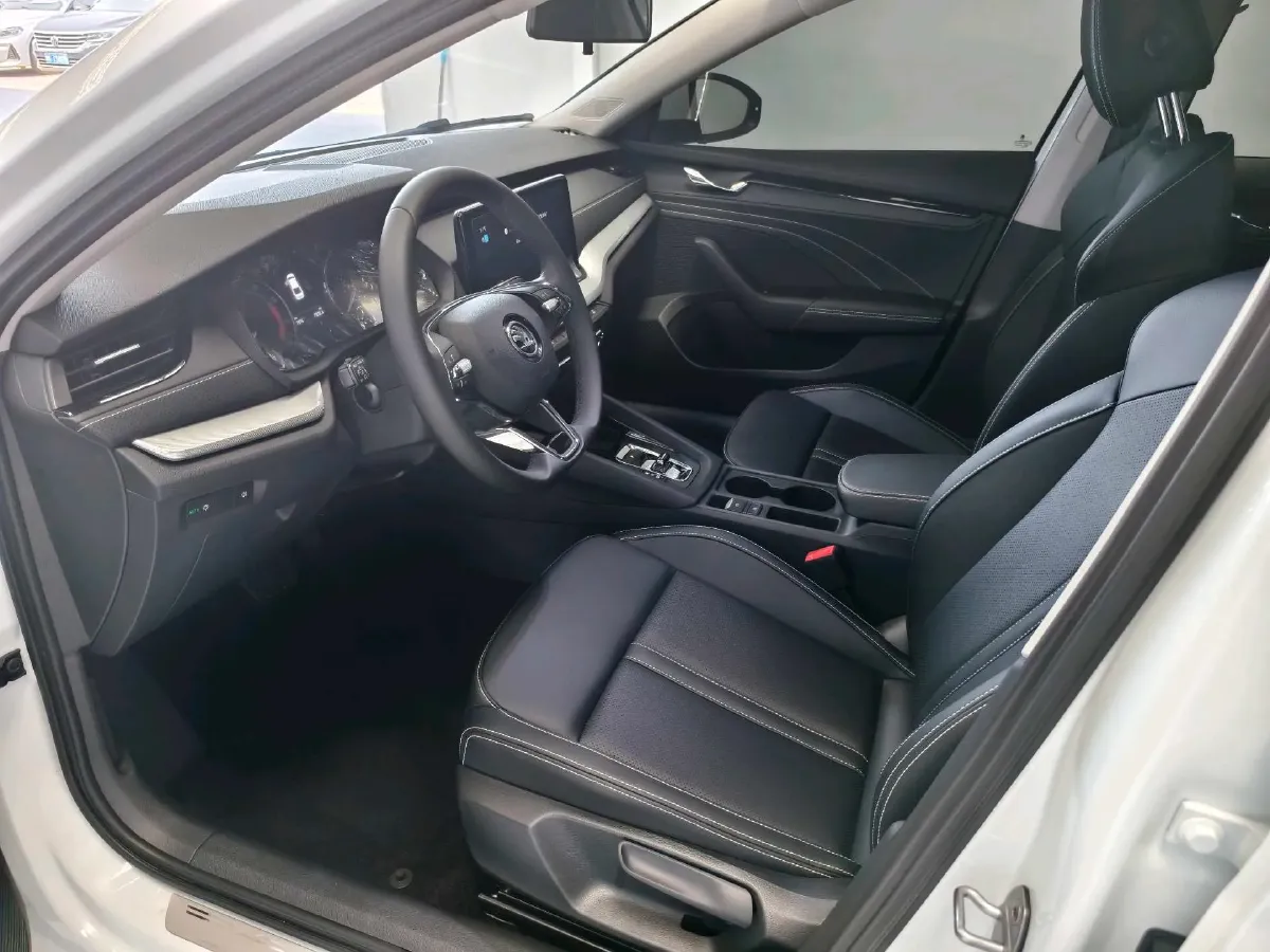 2023 Skoda Octavia 1.4T 150HP L4 7DCT,autocango,china used car exporter,china ev exporter,chinese used car exporter,chinese used ev exporter