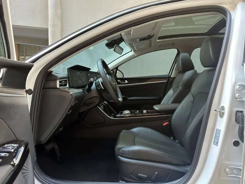 2021 Kia K5 2.0T 240HP L4 8AT,autocango,china used car exporter,china ev exporter,chinese used car exporter,chinese used ev exporter