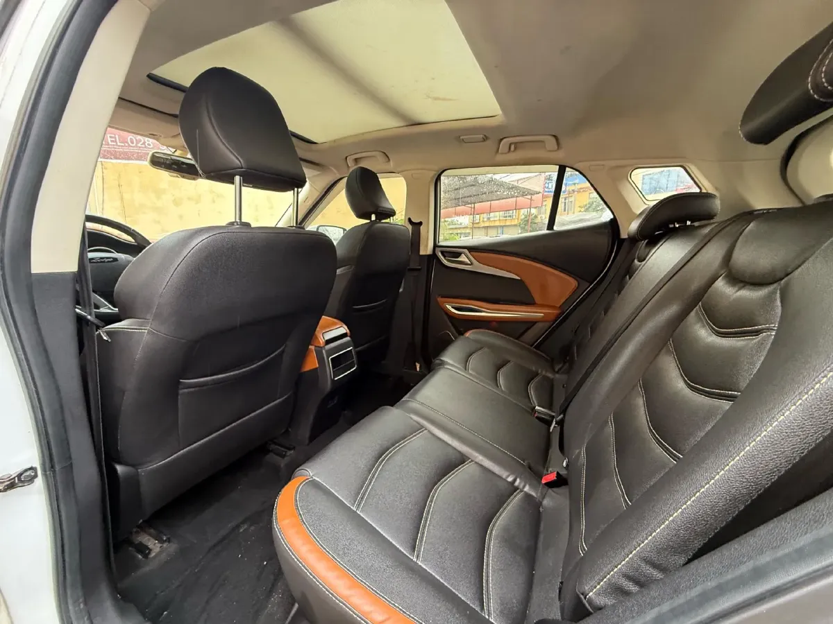 2017 Zotye T300 1.5T 144HP L4 CVT,autocango,china used car exporter,china ev exporter,chinese used car exporter,chinese used ev exporter