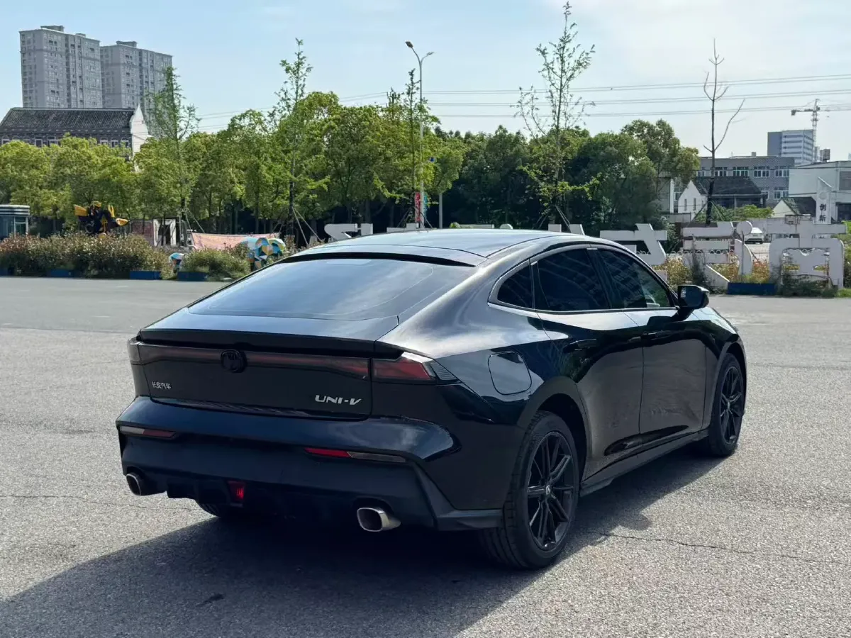 2023 ChangAn UNI-V iDD 1.5T 170HP L4 6TCT PHEV 18.4KWH,autocango,china used car exporter,china ev exporter,chinese used car exporter,chinese used ev exporter