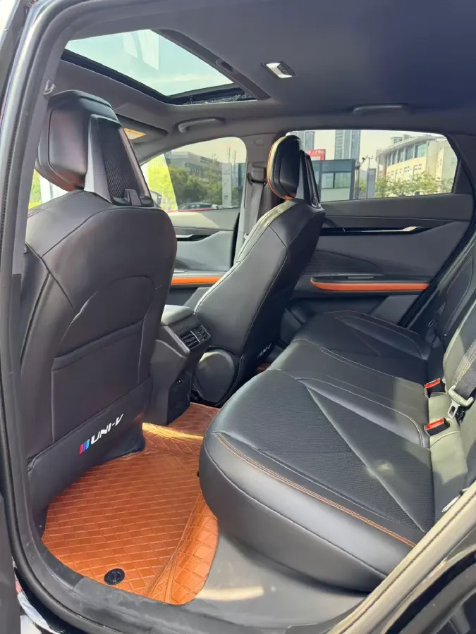 2023 ChangAn UNI-V iDD 1.5T 170HP L4 6TCT PHEV 18.4KWH,autocango,china used car exporter,china ev exporter,chinese used car exporter,chinese used ev exporter