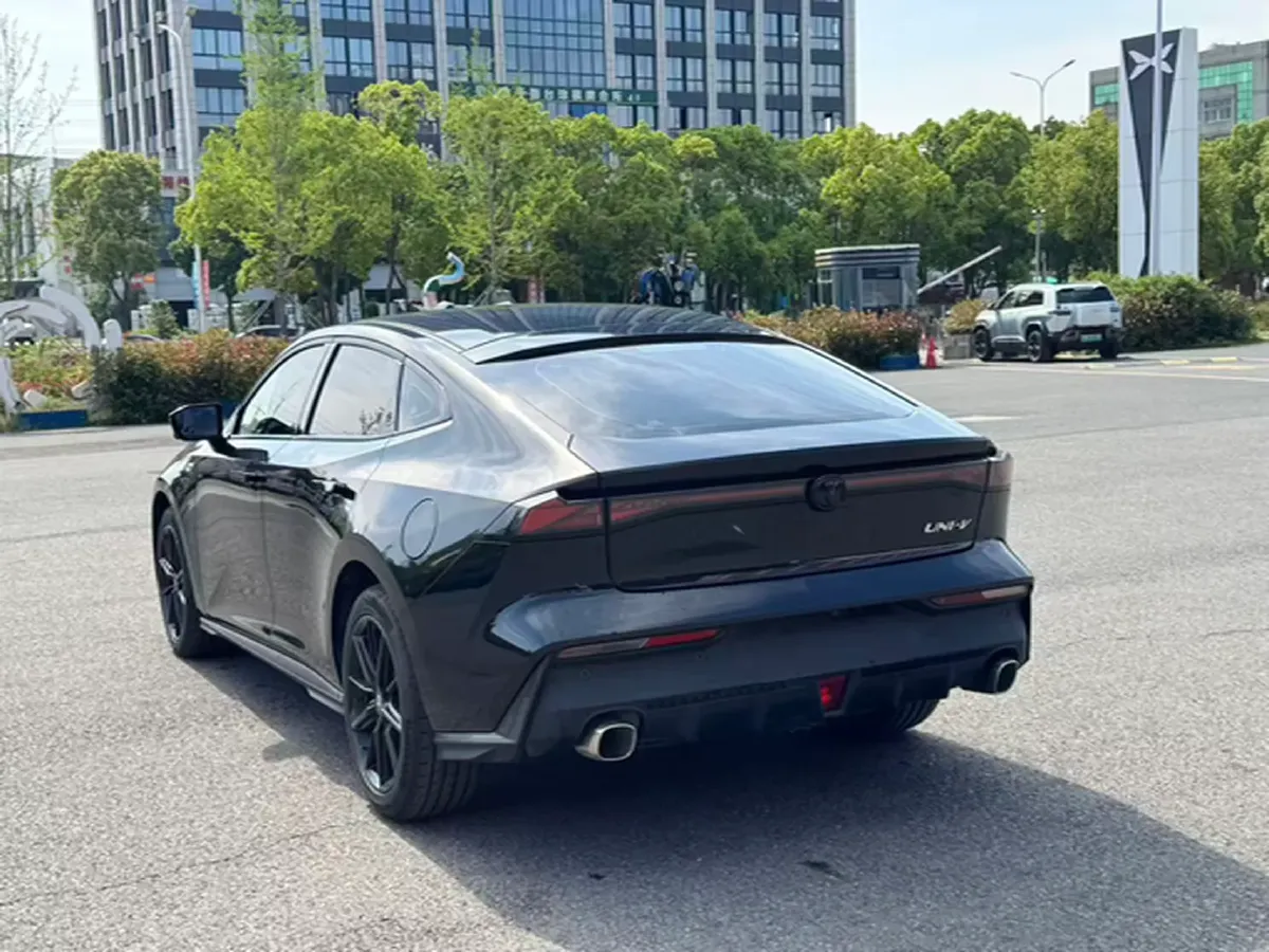 2023 ChangAn UNI-V iDD 1.5T 170HP L4 6TCT PHEV 18.4KWH,autocango,china used car exporter,china ev exporter,chinese used car exporter,chinese used ev exporter