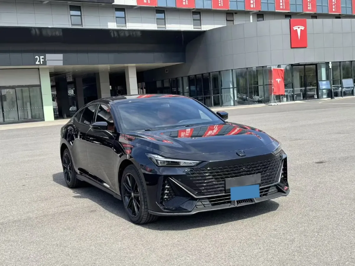 2023 ChangAn UNI-V iDD 1.5T 170HP L4 6TCT PHEV 18.4KWH,autocango,china used car exporter,china ev exporter,chinese used car exporter,chinese used ev exporter
