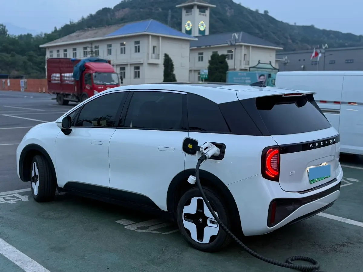 2024 ARCFOX KAOLA S BEV 58.8KWH,autocango,china used car exporter,china ev exporter,chinese used car exporter,chinese used ev exporter